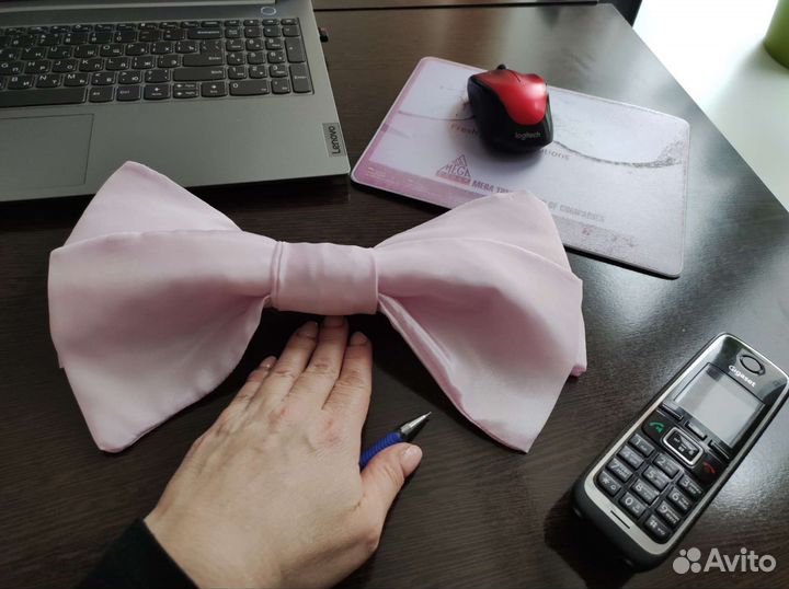 Бант большой на заколке к костюму 