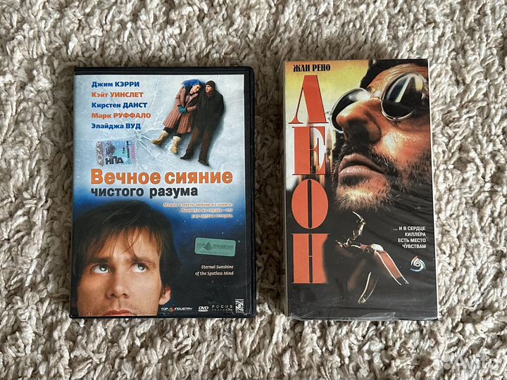 Плакаты диски кассеты