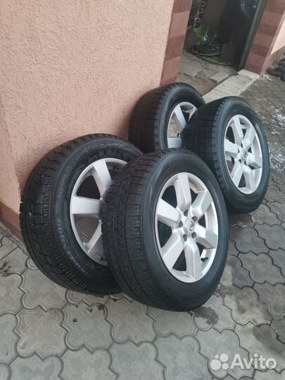 Bridgestone Blizzak VRX 225/60 R17 100M