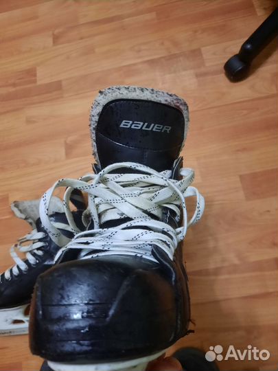 Хоккейные коньки bauer