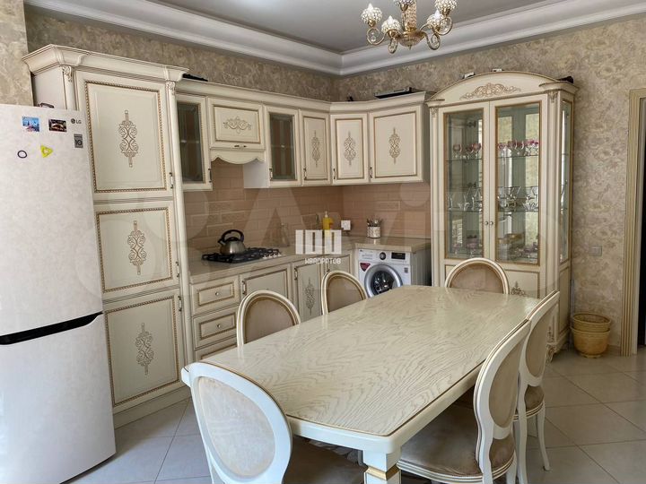 2-к. квартира, 82 м², 5/6 эт.