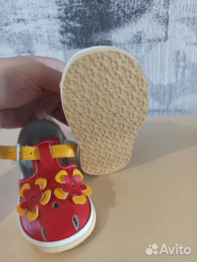 Сандали для девочки новые