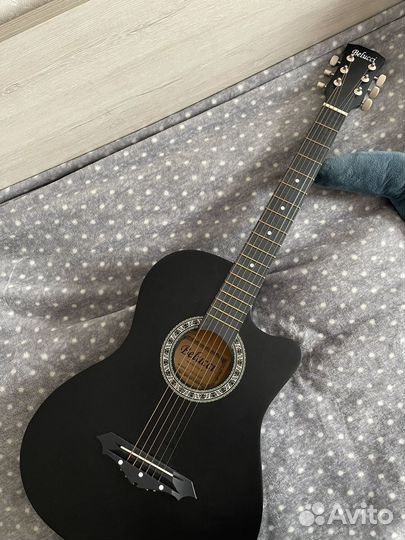 Акустическая гитара