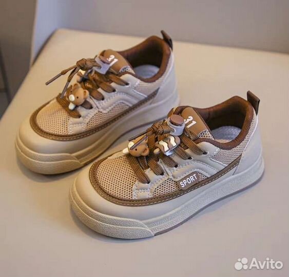 Кроссовки для девочки