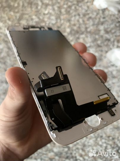 Дисплей на iPhone 8