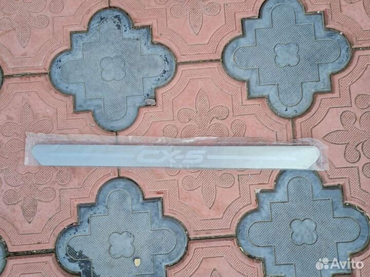 Накладка на пороги на Mazda CX5