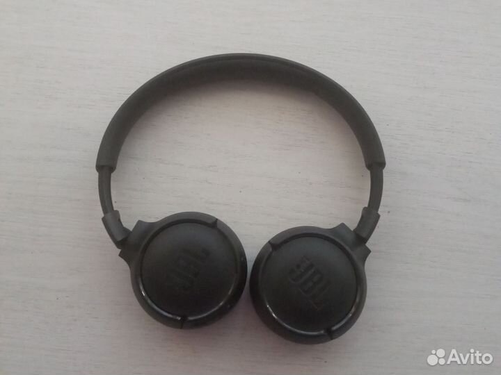 Беспроводные наушники jbl