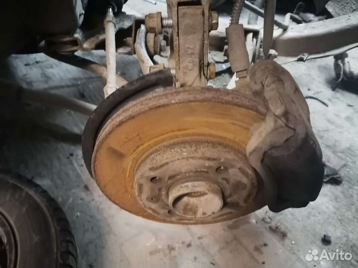 Кулак поворотный рено симбол клио канго.меган.лога