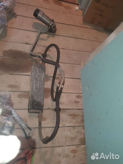 Масляный радиатор трубки на мерседес 140