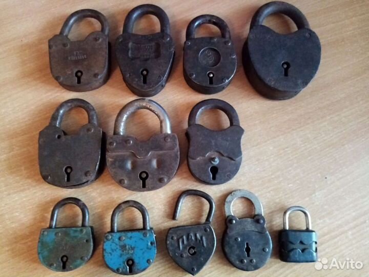 Замки старинные (ключи)