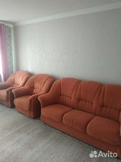 Диваны и кресло бу