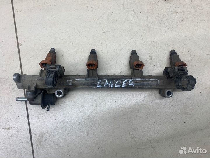 Топливная рампа с форсунками Mitsubishi Lancer 9