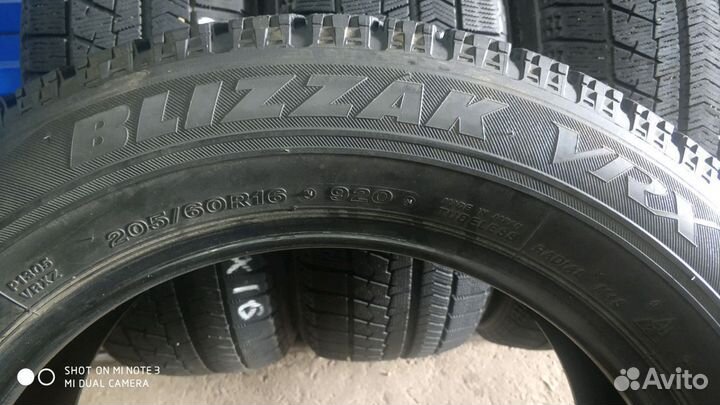 Bridgestone Blizzak VRX 205/60 R16 98R