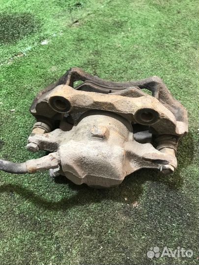 Суппорт передний левый Audi 80 B3 JN 1.8 1990