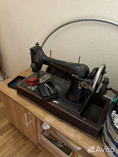 Швейная машина Singer