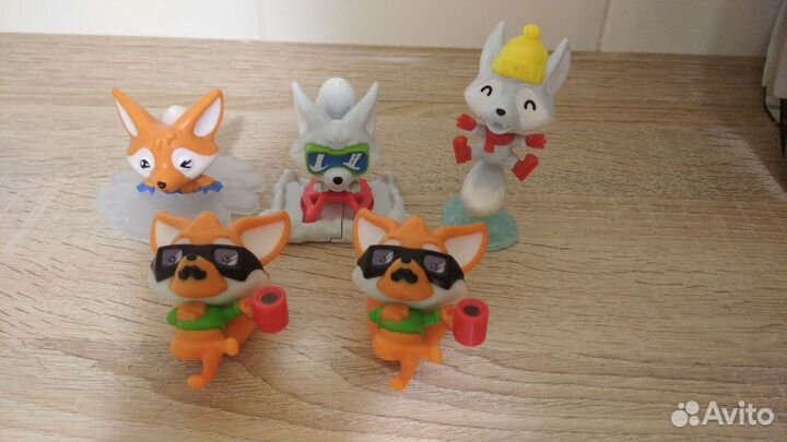 Игрушки из Киндер-макси