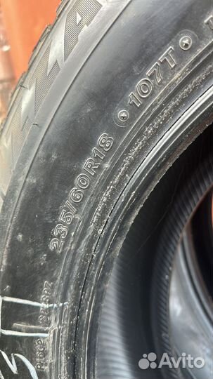 Bridgestone Blizzak Spike-02 235/60 R18