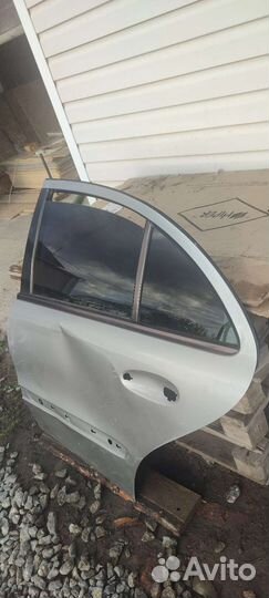 Мерседес W 211 задняя дверь