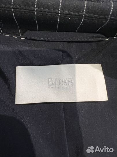 Hugo Boss женский костюм