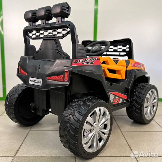 Электромобиль красный белый оранжевый