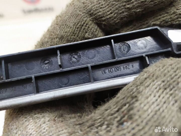 Накладка центральной консоли Mercedes W204