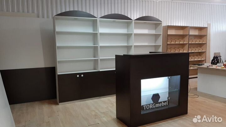 Рессепшн, витрины, стеллажи