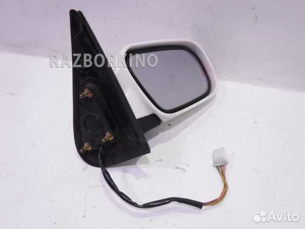 Зеркало правое Ниссан