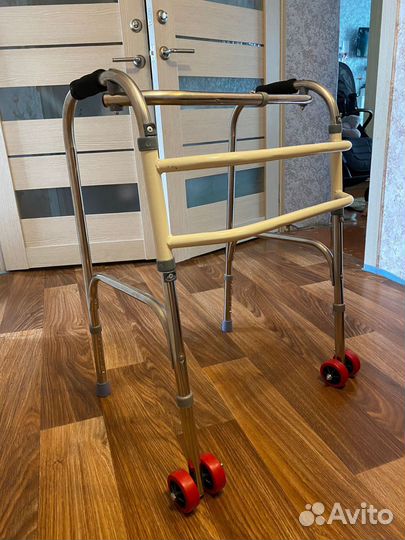 Ходунки для взрослых инвалидов