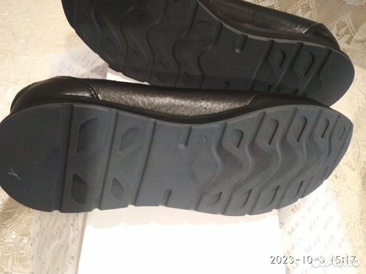 Кроссовки мужские 42 размер новые