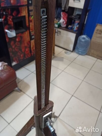 Штатив тринога