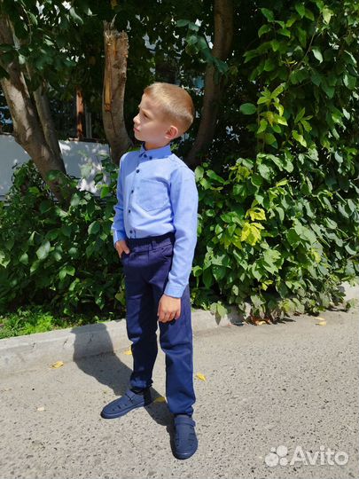 Рубашка голубая