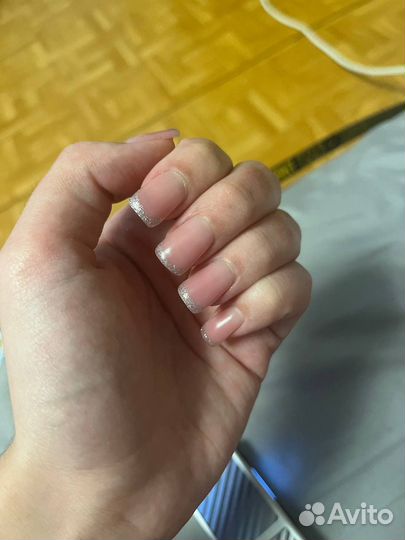 Модель на маникюр