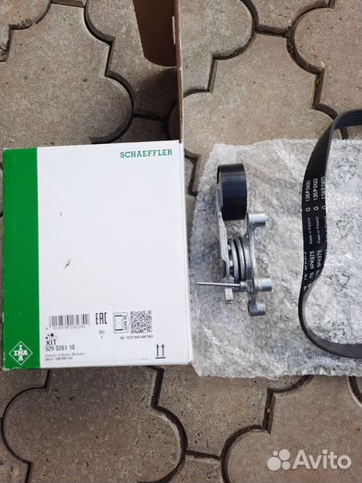 Поликлиновой ременный комплект