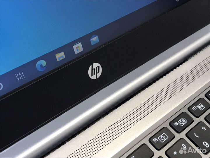 Hp elitebook folio 1040 g3 i5 8GB RAM 256SSD