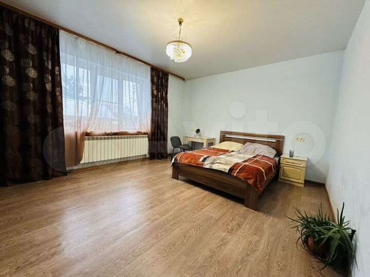 Дом 235 м² на участке 10,8 сот.