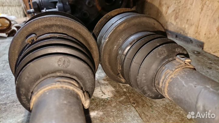 Полуось задняя (приводной вал задний) Mercedes