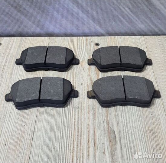 Тормозные колодки Nissan micra K12