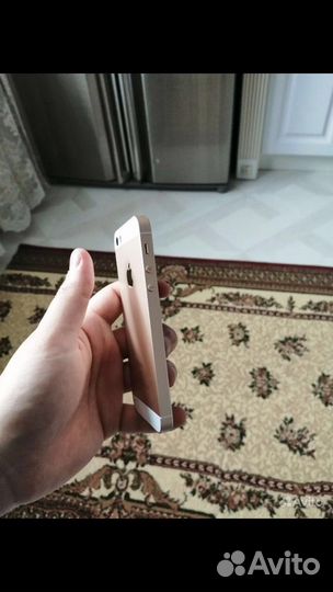 iPhone SE, 32 ГБ