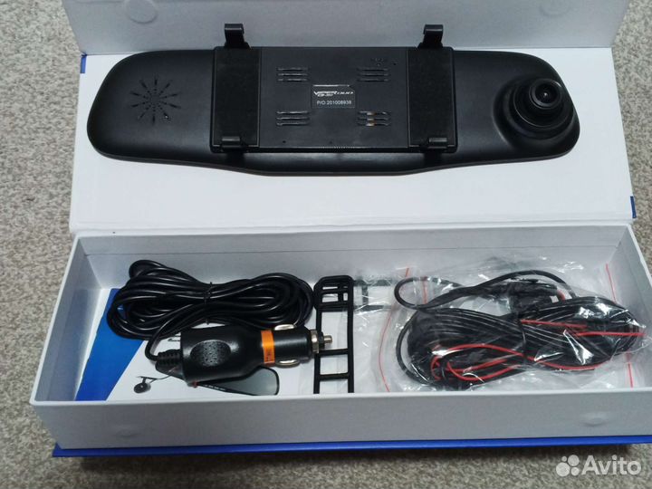 Видеорегистратор зеркало с камерой заднего вида