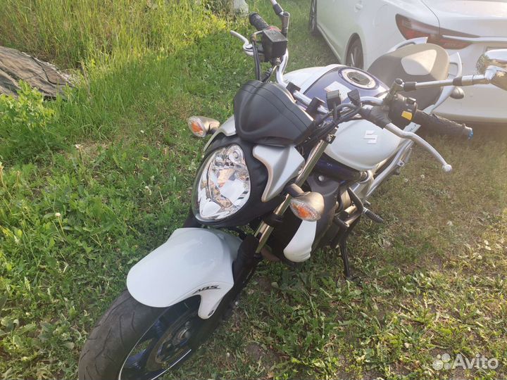 Suzuki Gladius 400
