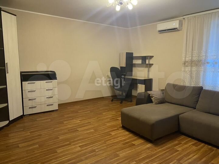 1-к. квартира, 43 м², 8/10 эт.