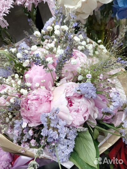 Доставка цветов и букетов