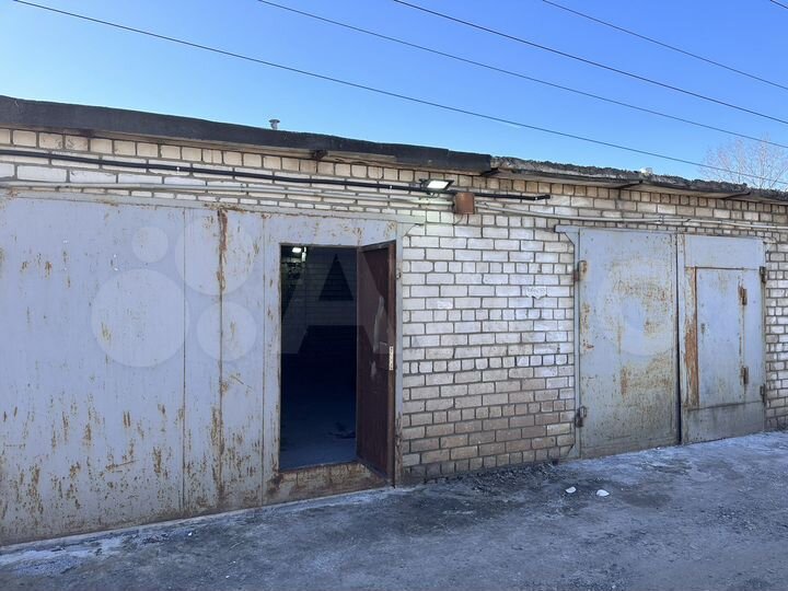 Гараж, > 30 м²