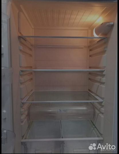 Полки и ящики, запчасти для холодильника indesit