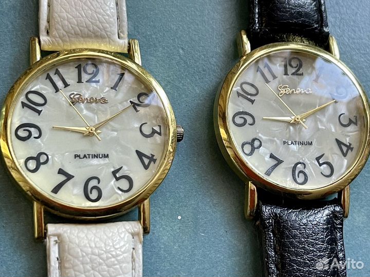 Часы и косметичка 