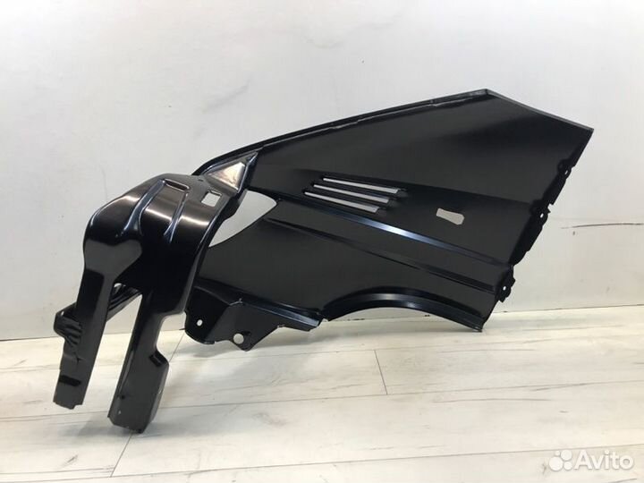Крыло правое Mercedes Sprinter W909 W904 W903 W902