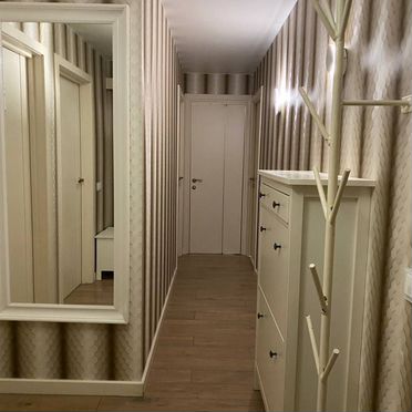 2-к. квартира, 56 м², 4/5 эт.