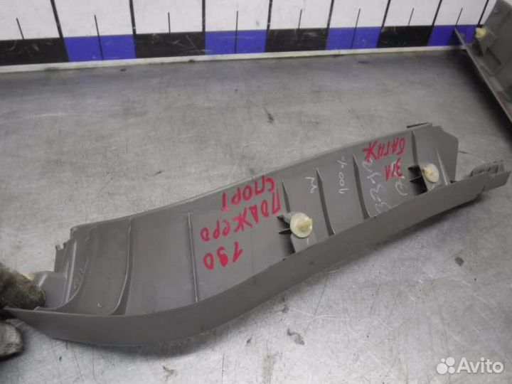 Обшивка двери задка задняя левая Mitsubishi Pajero