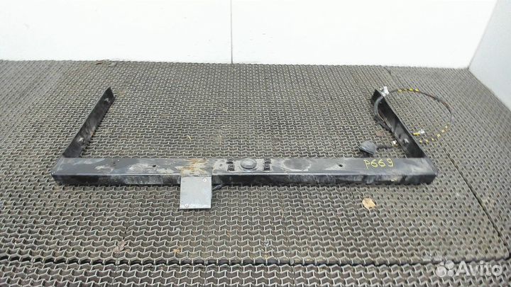 Прицепное устройство Volkswagen Tiguan, 2011