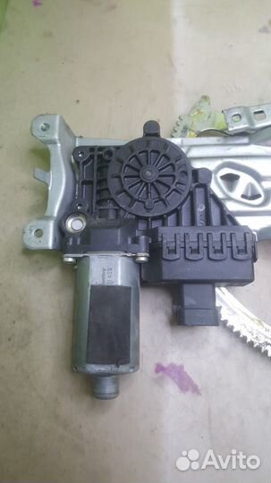 Электростеклоподъемник передний правый Opel Astra